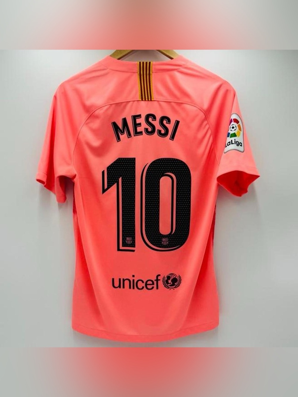 FC Barcelona Messi 2018 19 third La Liga jersey